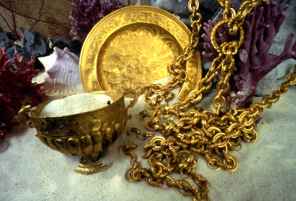 Gold treasure from a shipwreck in the Florida Keys, Mel Fisher Maritime Museum
